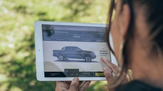 Renault avanza en la venta directa: ya se puede comprar un 0Km o suscribir un Plan Rombo 100% online (lo entregan los concesionarios, por ahora)