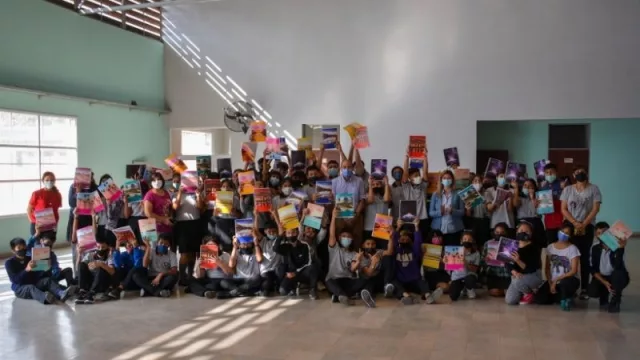 Ledesma entregó 44.000 cuadernos a niños y jóvenes para fortalecer la educación en las Yungas