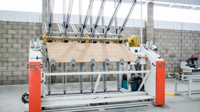 En mayo se inaugurarán en el Chaco la fábrica de tableros alistonados y el secadero de madera