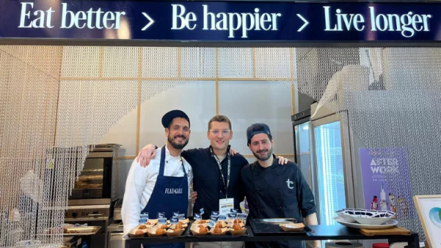 Flax & Kale presenta sus quesos veganos que por fin se derriten (croquetas de pollo plant-based y Kombucha)