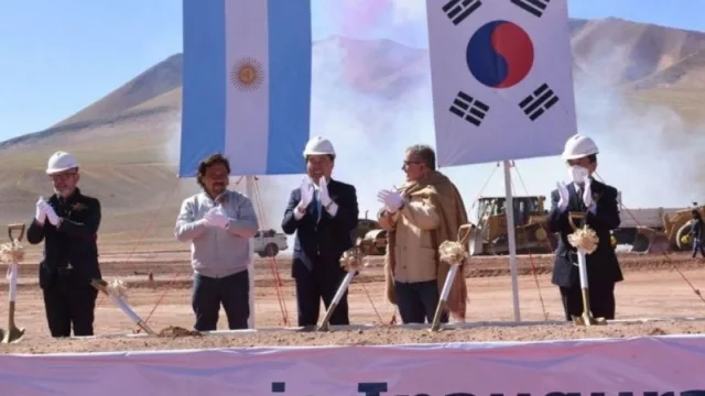 Ponen en marcha la construcción de la primera planta comercial de hidróxido de litio en Salta