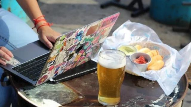 Ni home office, ni trabajando en tu empresa (cómo opera Benomad, la app que quiere que seas nómade)