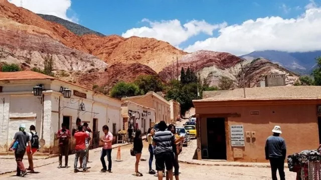 Oro aluvional, canteras de laja yónix, toba y más: promoción de la Minería a Pequeña Escala (e invitación a mirar la toba en Catua)