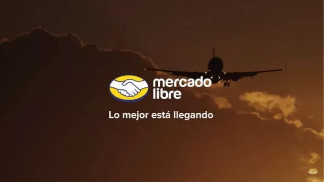 Esta vez no recibís un producto, es “un envío diferente” (la campaña de fin de año de Mercado Libre que reúne a 1.500 personas)