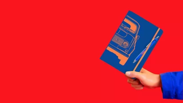 Vuelve el "Correcaminos" y ahora es merchandising: Renault presenta la Boutique R4