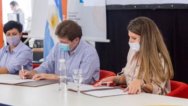 AWS (Amazon) empieza a formar recursos en Tierra del Fuego (¿se viene algo más grande del gigante en la región?)