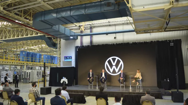 Volkswagen presentó su nueva transmisión MQ200 EVO (ya llevan 15 millones producidas y con esta nueva buscan exportar 400.000 más a Europa y Sudáfrica)