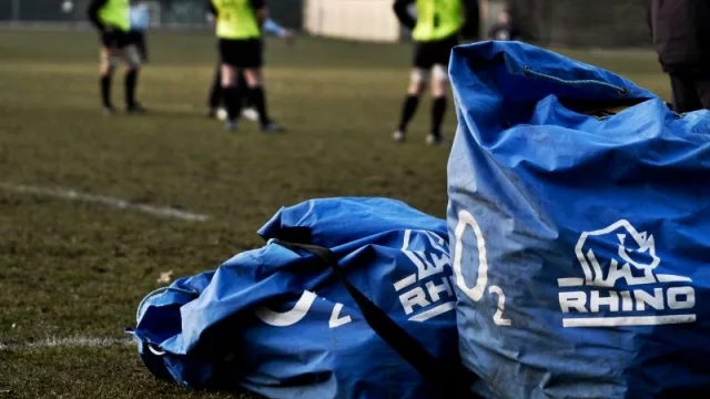 Teros que viajan en el lomo de un Rhino (la marca potenció a UY que pone un pie en el RWC)