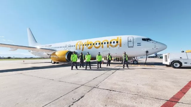 Levantando vuelo: Flybondi incorpora un nuevo avión a su flota (y recupera frecuencias)