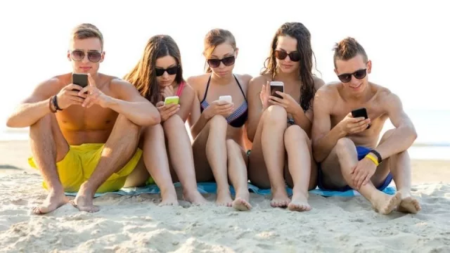 Cómo influyen las redes sociales en los adolescentes (“una adicción sin sustancia”)