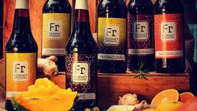 “FR”, el fernet chaqueño que desde Resistencia busca meterse en el 17% de marcas alternativas del mercado (y quedarse con el 10%)