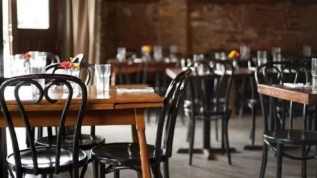 Gastronómicos ante las nuevas restricciones: “son un golpe fatal para la actividad”