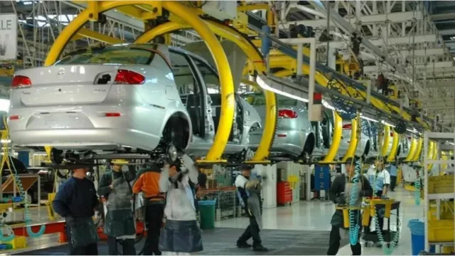 Faltan dólares para importaciones y el sector automotor sufre: el año pasado padecieron un déficit de u$s 4000 M