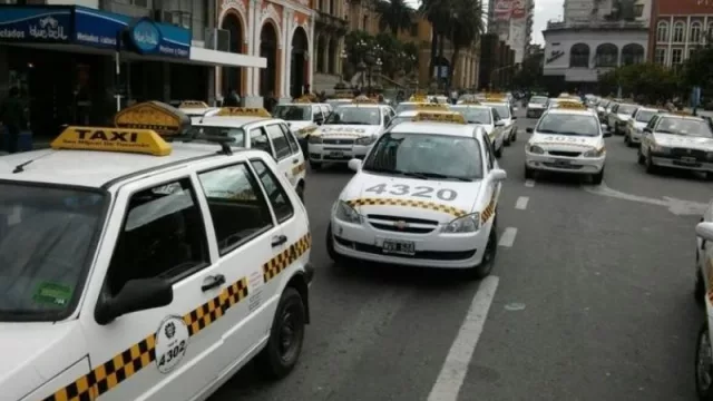Los taxis tucumanos aumentarán su tarifa ¿cuánto costará viajar en la provincia? 