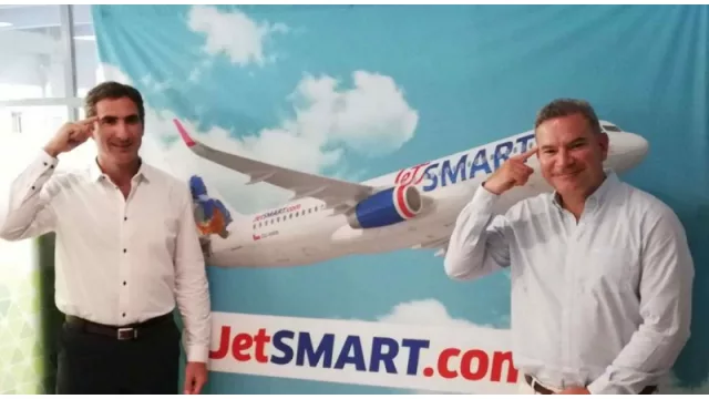 JetSmart sale a "apurar" a Meoni y Tamburelli: "ya estamos vendiendo pasajes para el 1 de septiembre" (y desde El Palomar)