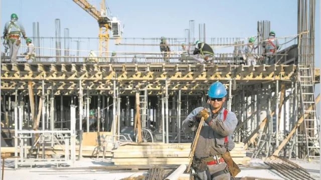 Construcción: más de la mitad de la industria estuvo frenada en junio