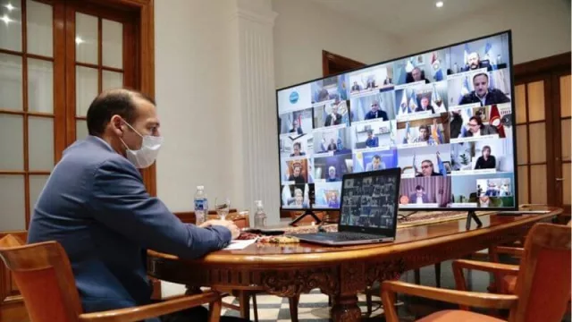 Fernández le confirmó a Gutiérrez la prórroga del IFE y ATP para Neuquén