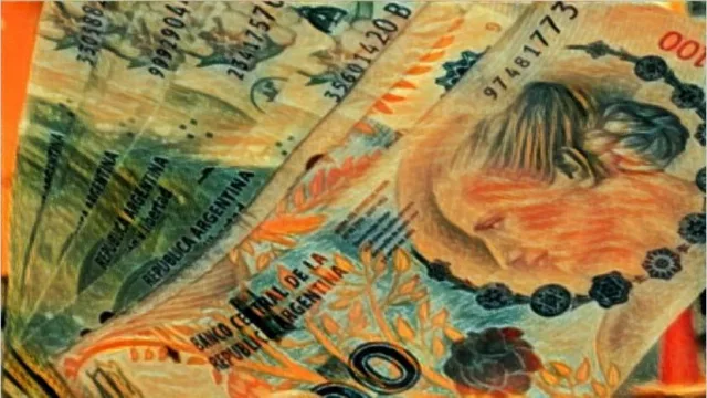 Megaemisión: el Gobierno busca evitar que vaya a la inflación y al dólar