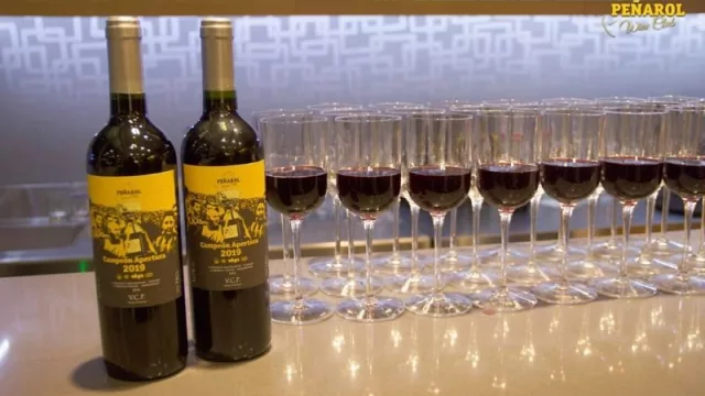 Un maridaje de pasiones (Fútbol & Wine creó los clubes de vino de Peñarol y Nacional)