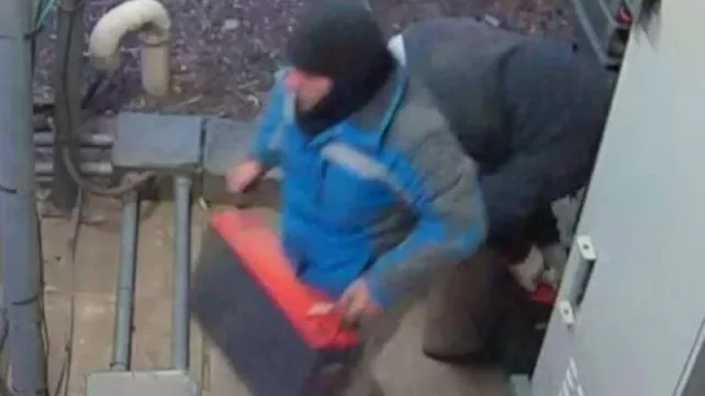 Compañías de comunicaciones móviles (Claro, Personal, Movistar) con mora del 40% (preocupa, además el robo de baterías de antenas)