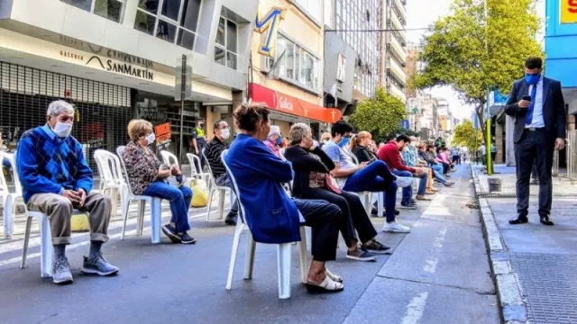 Con el aumento anunciado por el Gobierno ¿los jubilados tucumanos ganan o pierden?