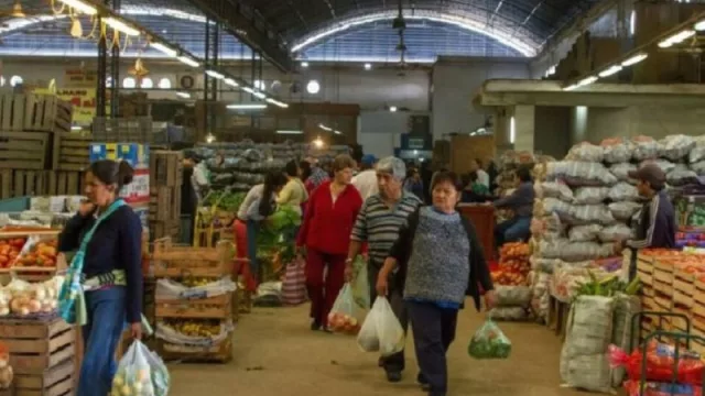 COFRUTHOS presentó un pedido para que permita la circulación de camiones 