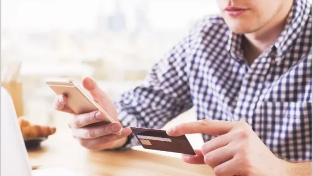 Por cuarentena, se desploman 40% los consumos con tarjeta de crédito