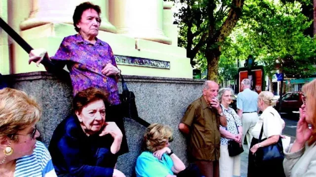 Los bancos atenderán a jubilados: desde cuándo y en qué horarios