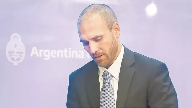 Pese al leve repunte, analistas advierten que los bonos locales cayeron a precios de default