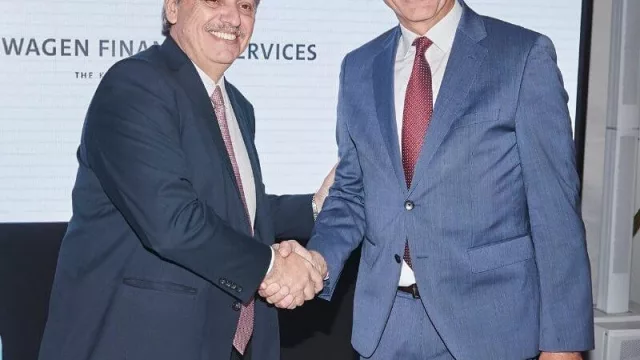 Palabra de alemán: VW le ratificó a AF la inversión en el país (el Centro Industrial Córdoba con trabajo asegurado)