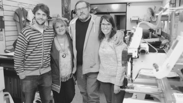 MDC Publicidad, los reyes de la serigrafía y el bordado en Salta