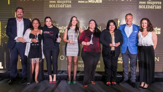 Las salteñas arrasaron con los premios de AVON a la mujer solidaria