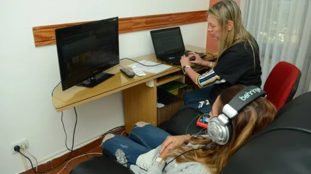 Neurofeedback: leyendo nuestro cerebro para "reprogramarlo" (una técnica que busca llegar a las empresas)