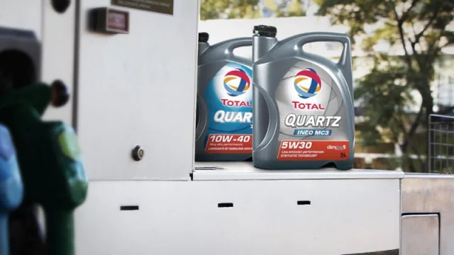Refinor y Total Quartz anuncian nuevo acuerdo: la marca de combustibles comercializará los lubricantes en el norte del país