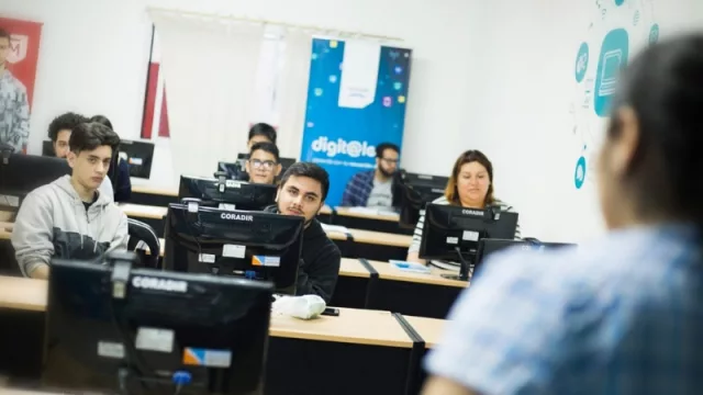 Telecom apuesta a la juventud jujeña con los “Digitalers”: comenzó la capacitación en programación que apunta a la inserción laboral