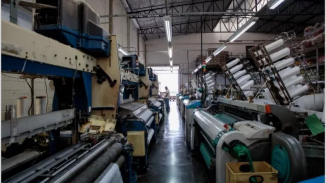 Paritarias: metalúrgicos cierran aumento de 36% más cláusula gatillo