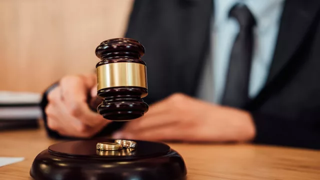 Por US$ 270 un uruguayo tiene solucionado el falso juez de boda para su casamiento