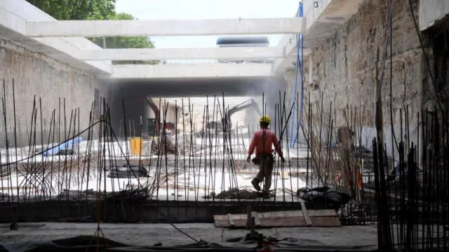 Industria y construcción cayeron fuerte en enero, pero creen que lo peor ya pasó