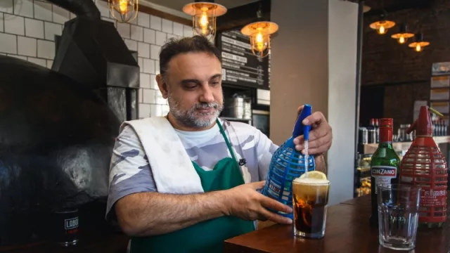 El primer (y único) sodelier del país (by Cinzano) desnuda el secreto de la buena soda: ¡bien fría!