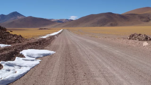 Mineras repararon 200 kilómetros de caminos anegados en la Puna