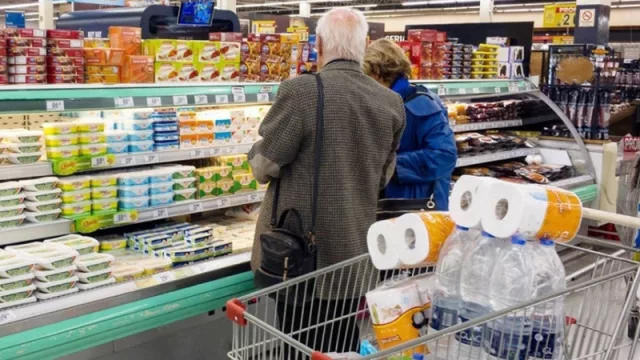 Una familia salteña necesitó $ 24 mil por mes para cubrir la canasta básica en enero