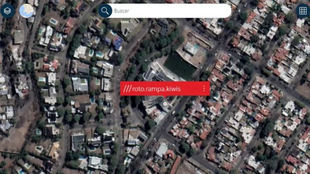 ///roto.rampa.kiwis: esa es la puerta exacta de InfoNegocios en Córdoba en what3words (¡buscá la tuya!)