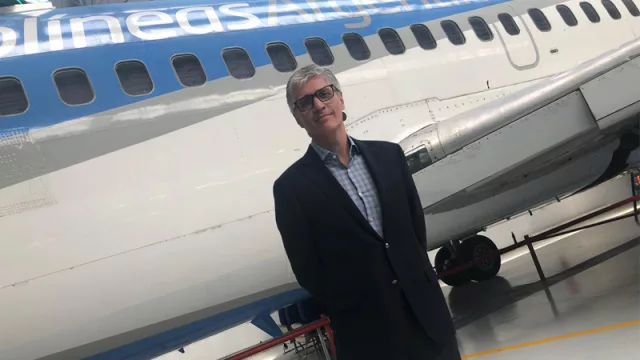 Malvido quiere dos marcas hablando diferente: Aerolíneas con foco en servicio, Austral con más foco en precio