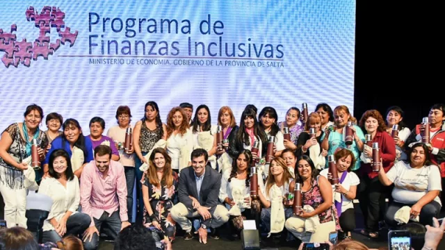 Impulso para microemprendedores que están fuera del sistema financiero