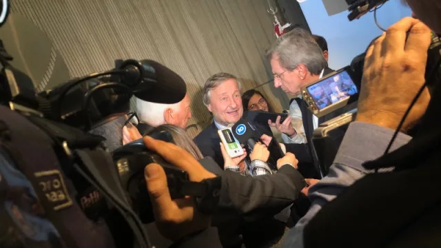 Rattazzi confía que el “pass through” dejará un dólar competitivo (entremeses y entremesas en la Bolsa de Córdoba)