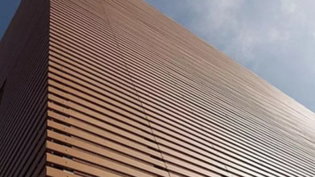 Llega a Uruguay una fábrica de madera biosintética y productos para construcción (todo con basura como materia prima)