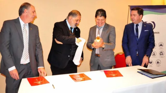 Buscan potenciar los centros comerciales abiertos en San Salvador