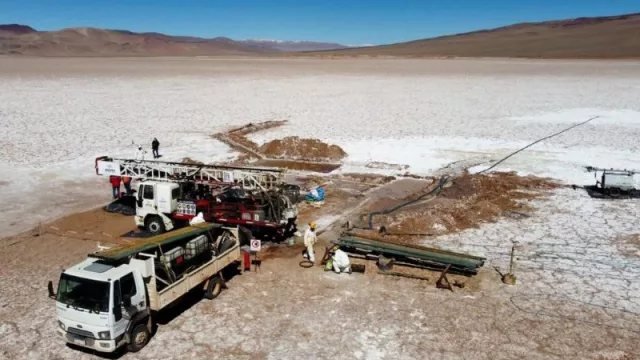 Lithium Energy inició su campaña de perforación en salmueras de litio Olaroz