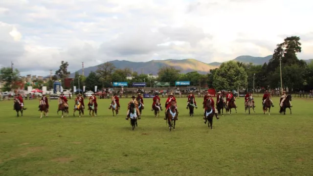 Todo listo para el concurso más antiguo del país: los caballos Peruano de Paso salen a la pista (115° concurso provincial)