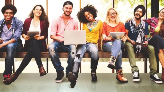 No todo es lo que parece: según Idea, los jóvenes argentinos siguen eligiendo el desarrollo profesional en Argentina,  (82% elige quedarse)